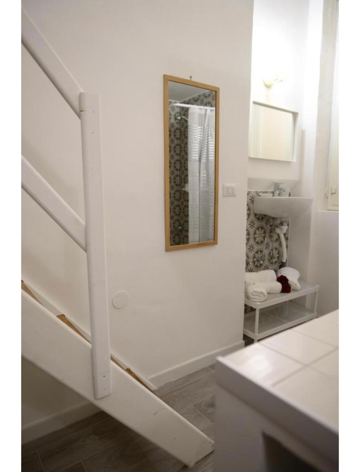 Central Guest House เนเปิลส์ ภายนอก รูปภาพ